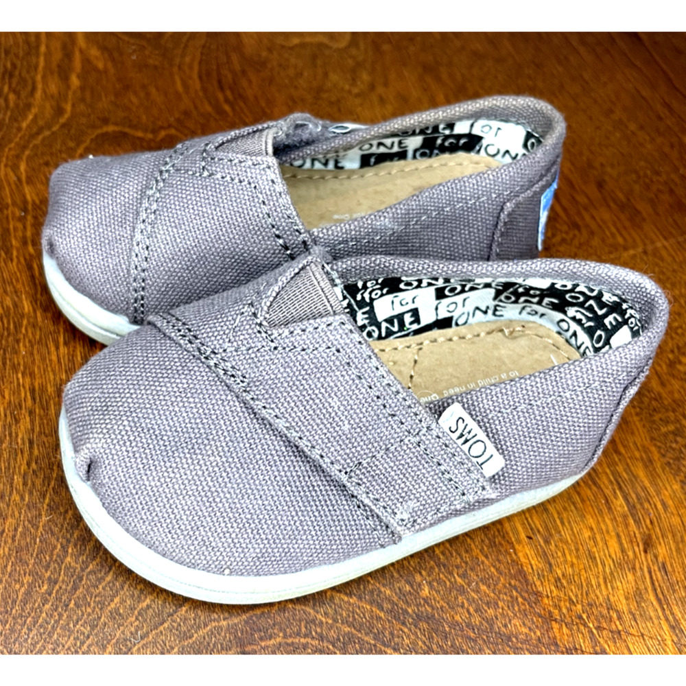 Tom's Ash Gray infant 4